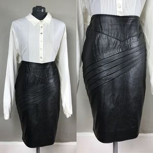 Bianco Nero Designer Black Pleated Leather Skirt